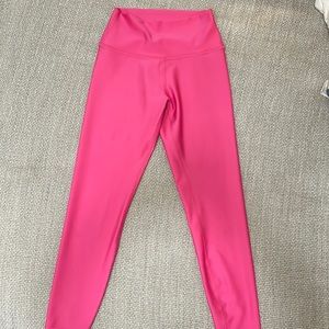 Hot pink high waisted airlift 7/8 Alo leggings. Like new! Free shipping!